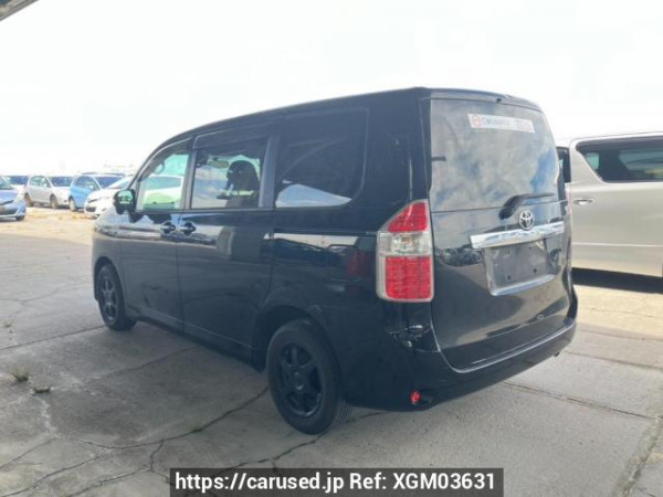 Used 2007 AT toyota noah ZRR70G Image[4]