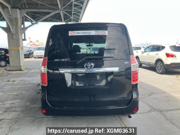 Used 2007 AT toyota noah ZRR70G Image[5]