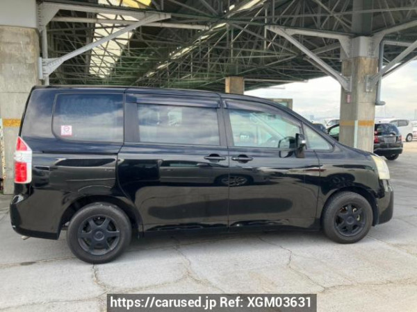 Used 2007 AT toyota noah ZRR70G Image[7]