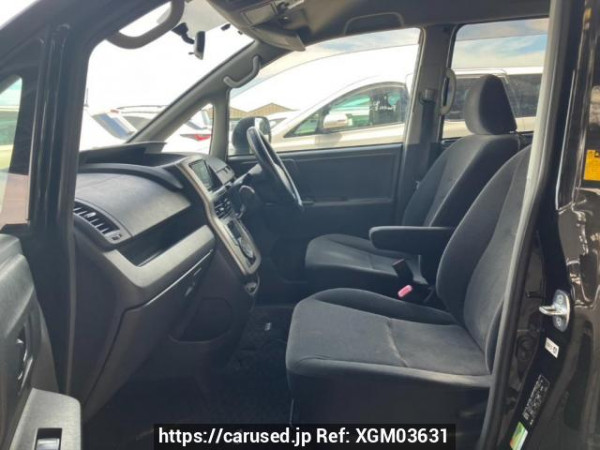 Used 2007 AT toyota noah ZRR70G Image[14]