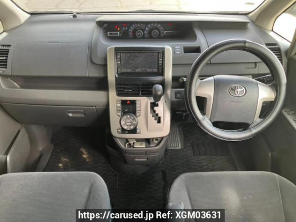 Used 2007 AT toyota noah ZRR70G Image[19]