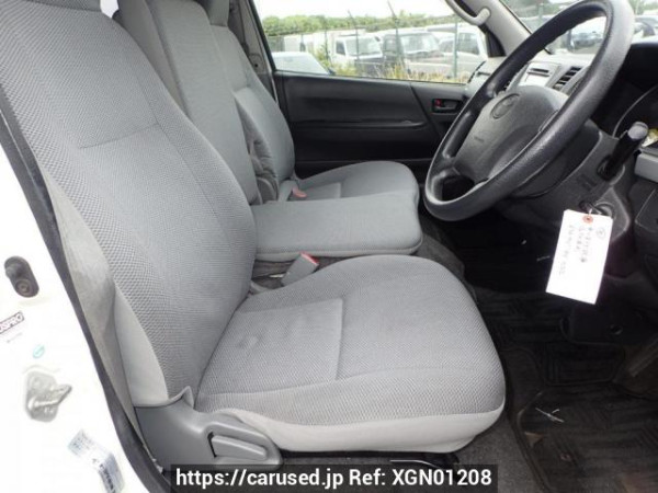 Used 2006 AT toyota regiusace-van KDH205K Image[12]