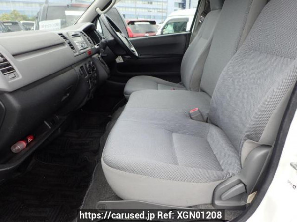 Used 2006 AT toyota regiusace-van KDH205K Image[13]