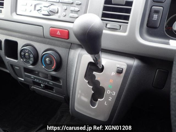 Used 2006 AT toyota regiusace-van KDH205K Image[20]