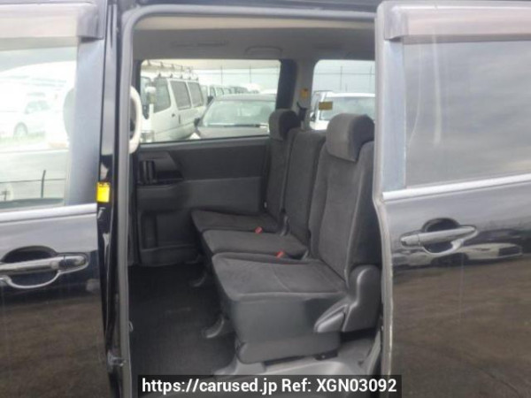 Used 2008 AT toyota voxy ZRR70G Image[15]