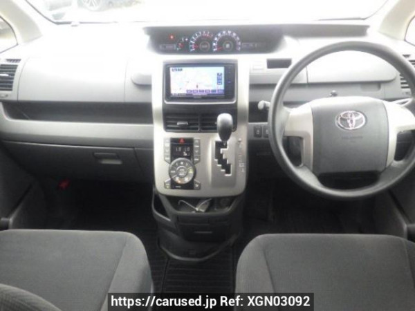 Used 2008 AT toyota voxy ZRR70G Image[17]