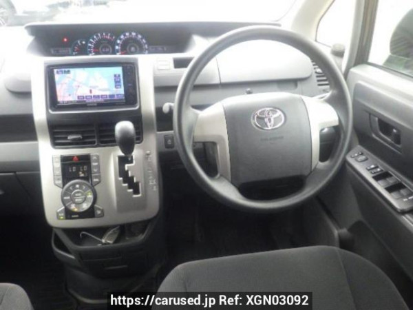 Used 2008 AT toyota voxy ZRR70G Image[19]
