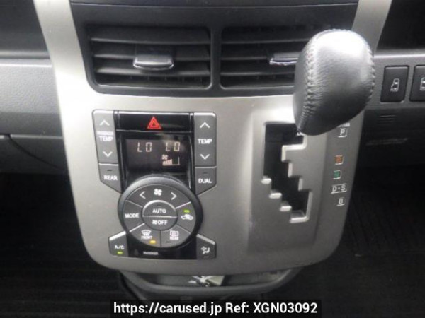 Used 2008 AT toyota voxy ZRR70G Image[22]