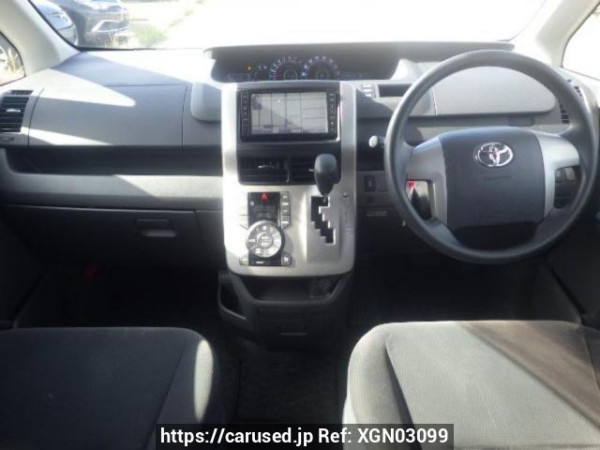 Used 2008 AT toyota noah ZRR70G Image[16]