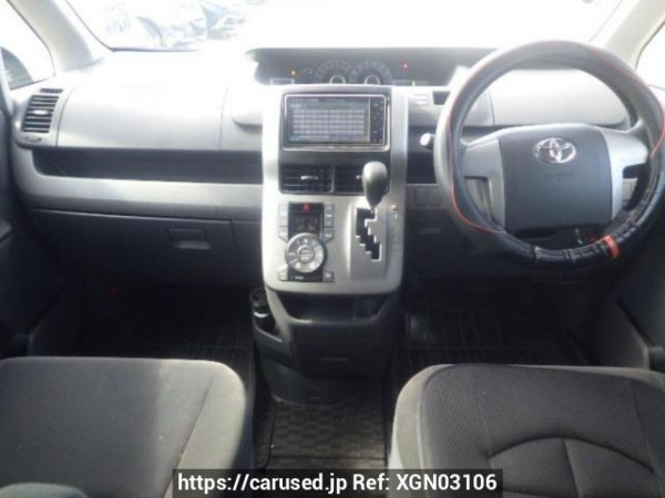 Used 2009 AT toyota voxy ZRR70G Image[16]