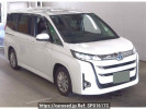 Toyota Noah ZWR90W