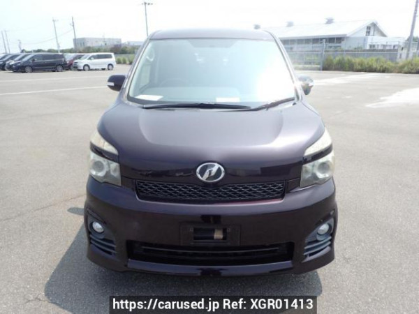 Used 2010 AT toyota voxy ZRR70W Image[1]