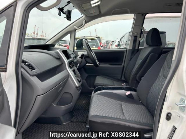 Used 2007 AT toyota noah ZRR70W Image[14]