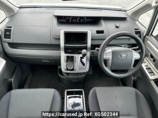 Used 2007 AT toyota noah ZRR70W Image[19]