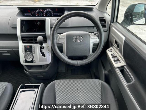 Used 2007 AT toyota noah ZRR70W Image[21]