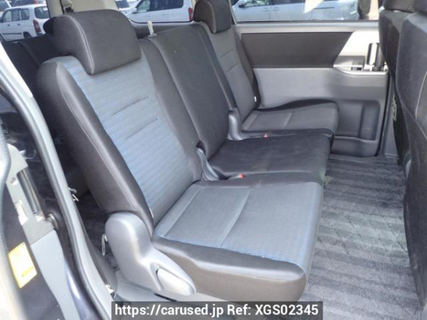 Used 2008 AT toyota voxy ZRR70W Image[13]