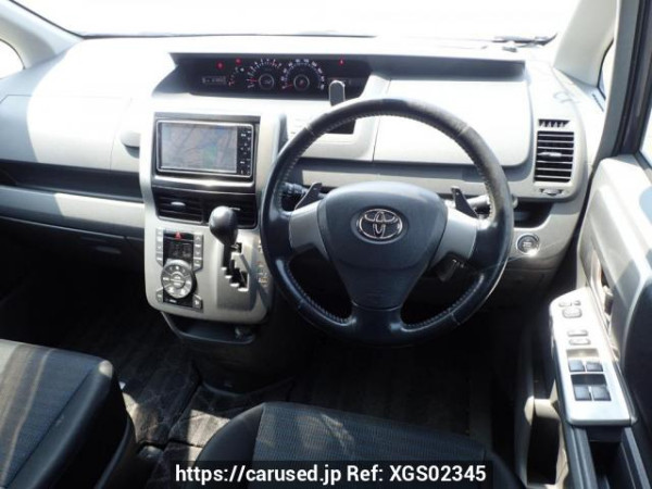 Used 2008 AT toyota voxy ZRR70W Image[17]