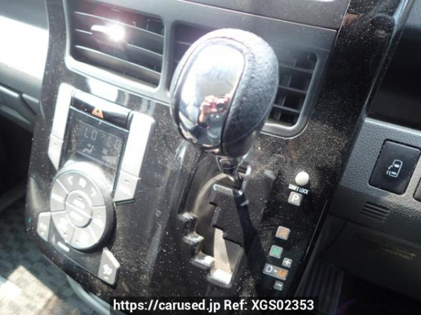 Used 2009 AT toyota voxy ZRR70W Image[21]