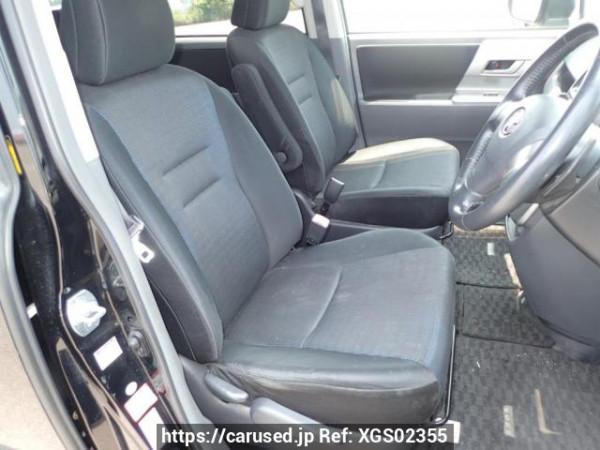 Used 2007 AT toyota voxy ZRR70W Image[9]
