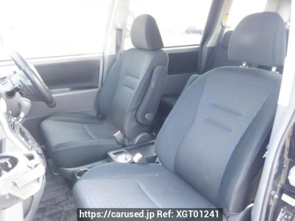 Used 2008 AT toyota voxy ZRR70W Image[13]