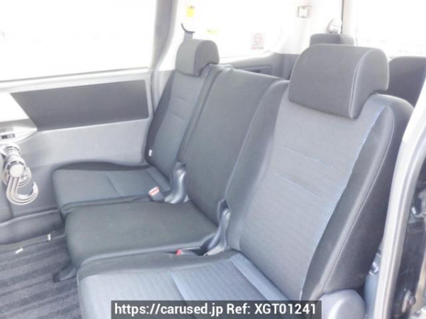 Used 2008 AT toyota voxy ZRR70W Image[15]
