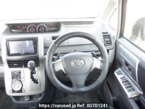 Used 2008 AT toyota voxy ZRR70W Image[19]