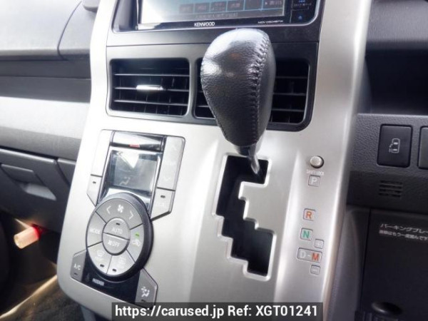 Used 2008 AT toyota voxy ZRR70W Image[24]