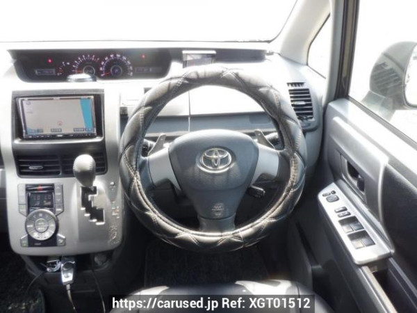 Used 2007 AT toyota voxy ZRR70W Image[19]