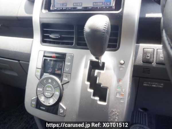 Used 2007 AT toyota voxy ZRR70W Image[24]