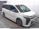 Toyota Voxy ZRR80W
