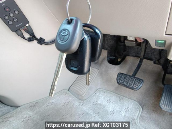 Used 2004 AT toyota alphard MNH10W Image[31]