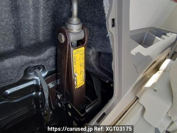 Used 2004 AT toyota alphard MNH10W Image[42]