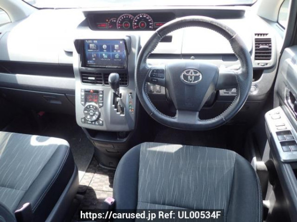 Used 2012 AT toyota voxy ZRR75W Image[17]