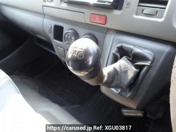 Used 2006 MT toyota regiusace-van KDH205V Image[19]