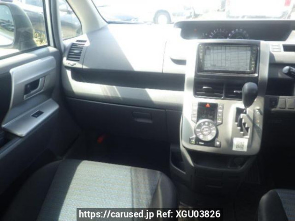 Used 2007 AT toyota voxy ZRR70W Image[17]