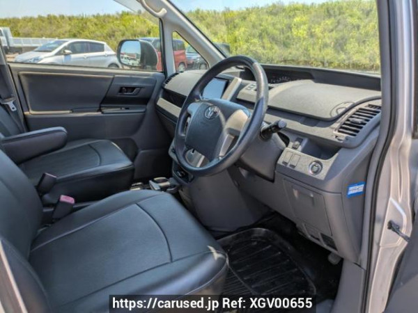 Used 2009 AT toyota noah ZRR75G Image[12]