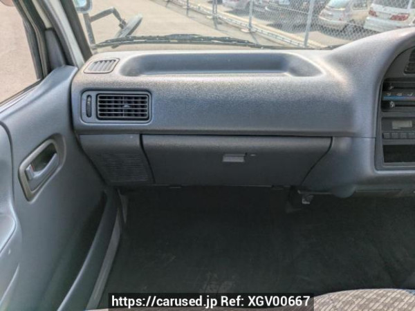 Used 2003 MT toyota hiace-van TRH112V Image[18]