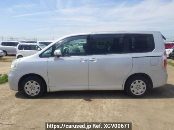 Used 2007 AT toyota noah ZRR70G Image[3]