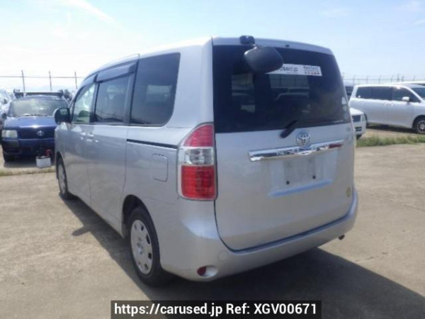 Used 2007 AT toyota noah ZRR70G Image[4]