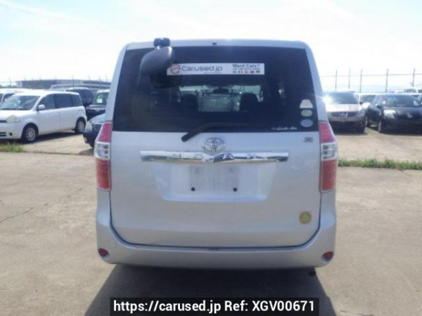 Used 2007 AT toyota noah ZRR70G Image[5]