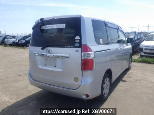Used 2007 AT toyota noah ZRR70G Image[6]