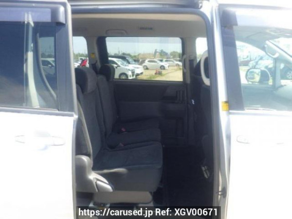 Used 2007 AT toyota noah ZRR70G Image[13]