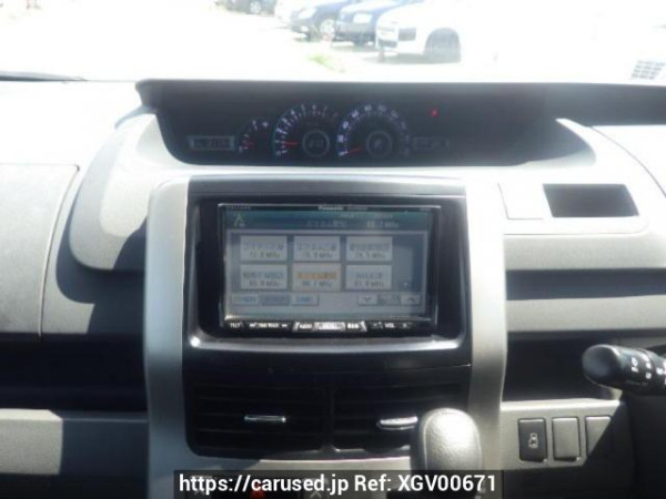 Used 2007 AT toyota noah ZRR70G Image[19]