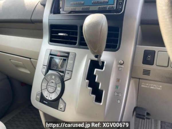 Used 2007 AT toyota noah ZRR70G Image[31]