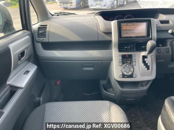Used 2007 AT toyota noah ZRR75W Image[22]