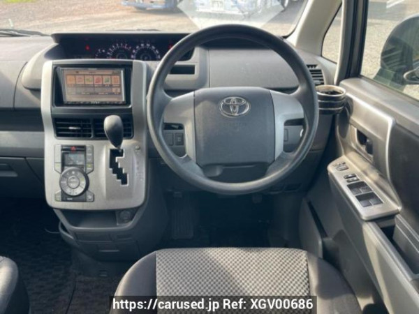 Used 2007 AT toyota noah ZRR75W Image[23]