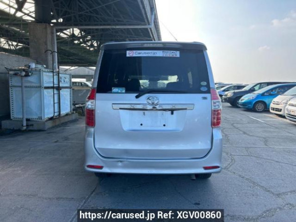 Used 2007 AT toyota noah ZRR75W Image[5]