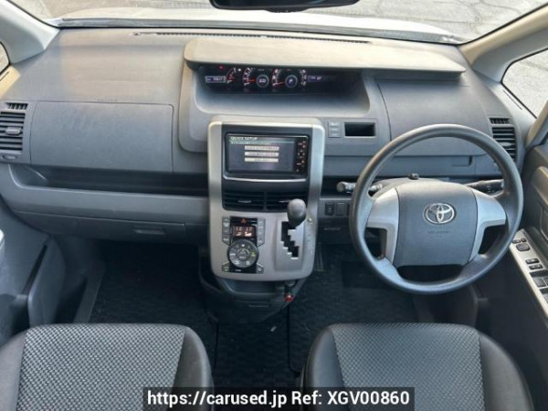 Used 2007 AT toyota noah ZRR75W Image[19]