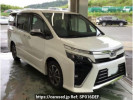 Toyota Voxy ZRR80W