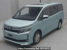 Toyota Voxy ZRR85G